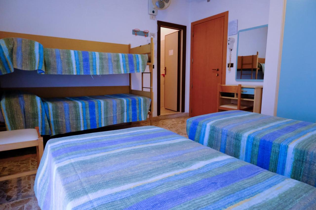 Hotel Chiara ริมินี ภายนอก รูปภาพ